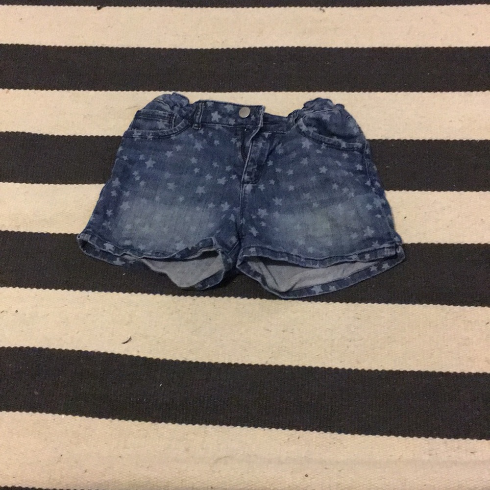Star patterned jean shorts